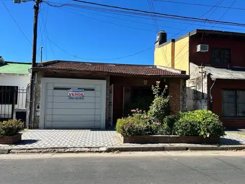 Forest 7000, casa dos dormitorios, living, cocina, patio.