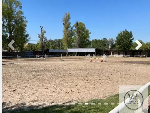 Centro hípico de equitación destacado "El Colonial"en Villa Udaondo, Ituzaingo Norte.