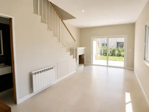 Casa 3 ambientes con 1 baño