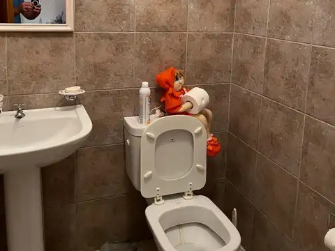 Adrogue venta local comercial c/baño y deposito