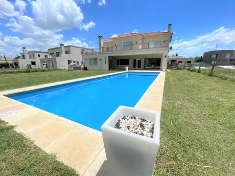 Casa en Alquiler en Haras Santa Maria, Countries y Barrios Cerrados en Escobar