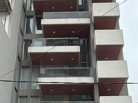 Departamento de 2 ambientes en Quilmes. Excelente estado.