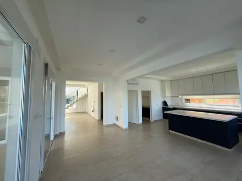 Casa en Venta en El Cantón, USD 535.000