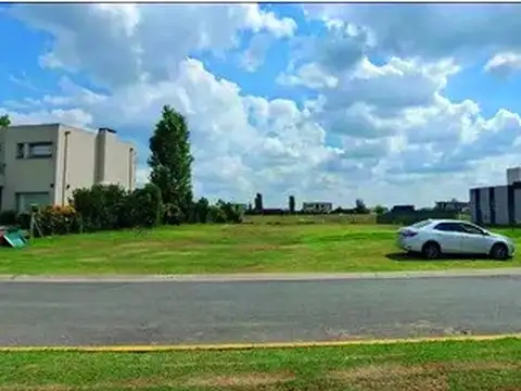 Terreno en Venta 10  mts Fondo