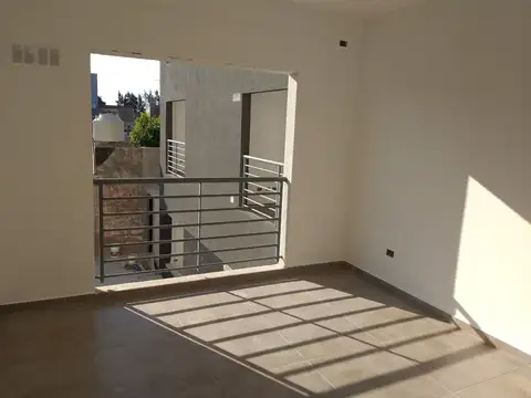 MONOAMB. CON TERRAZA PROPIA