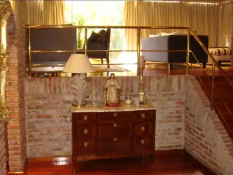 Casa en Venta con 5 cocheras