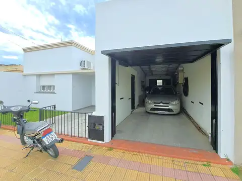 CASA en Contarelli y Bossinga - Ensenada