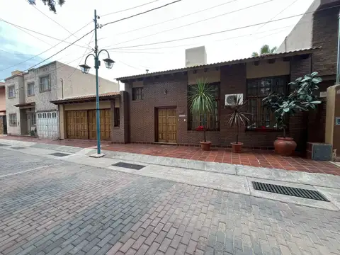 Casa en Venta en Godoy Cruz, USD 176.000