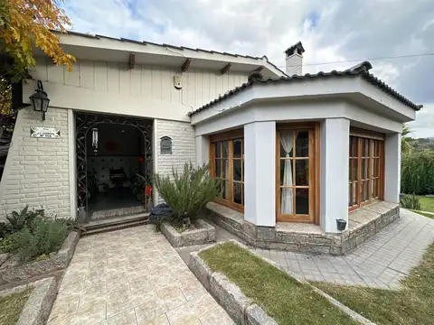 Casa 6 ambientes con 3 baños