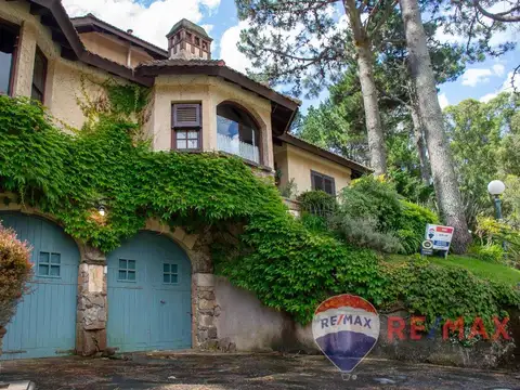 Avenida Enrique Shaw 1400