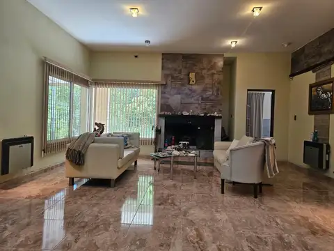 Casa en Venta en La Falda del Carmen, USD 480.000