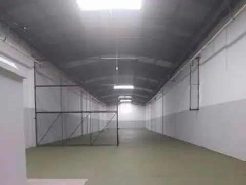 Galpon en Alquiler 11  mts Frente