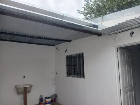 Casa en Alquiler con 1 cochera