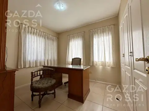 Casa 5 ambientes con 3 baños