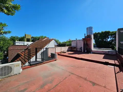 PH en PB y 1° piso. Patio. Terraza .Saavedra