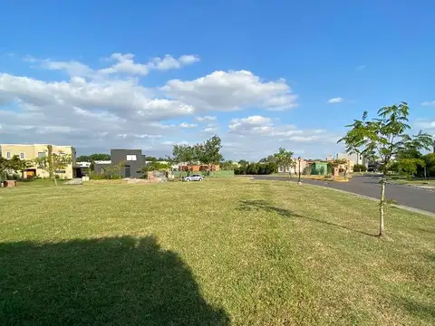 Lote central en venta - Santa Elena