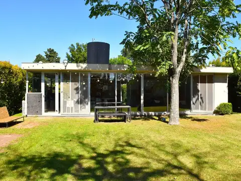 Venta casa diseño en barrio cerrado Las Magnolias