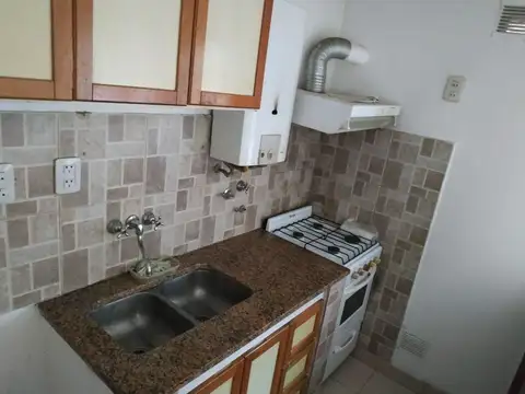 Casa 2 ambientes con 1 baño