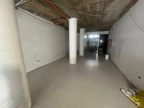 Local en alquler a estrenar  con jardin