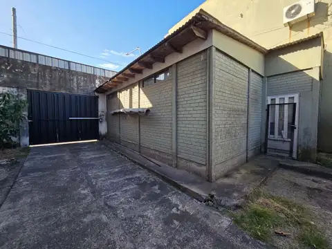 VENTA LOTE CON LOCAL EN QUILMES OESTE
