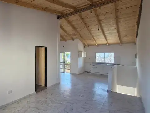 Depto Tipo Casa en Alquiler en San Justo, $ 750.000