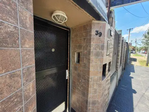Depto Tipo Casa en Venta en Banfield, USD 70.000