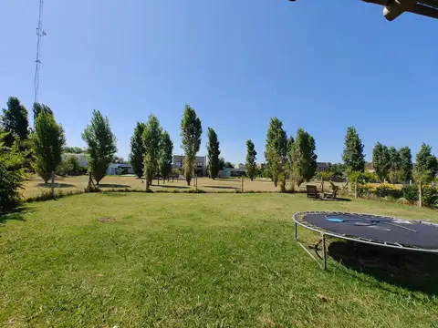 Casa en Venta con 4 cocheras