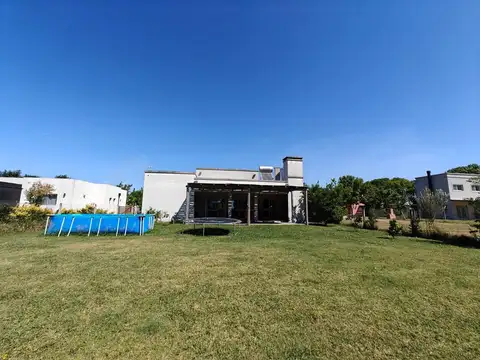 Casa en Venta en Pilar del Este - Santa Guadalupe, USD 249.000