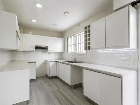 Depto Tipo Casa en Venta de 5 ambientes