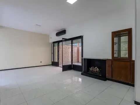 Depto Tipo Casa 5 ambientes con 2 baños