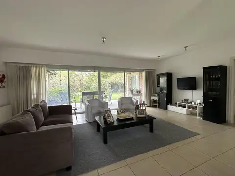 Casa en Venta en Altos De Manzanares, USD 200.000