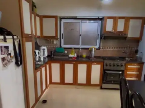 CASA 4 AMBIENTES LOMAS DEL MIRADOR