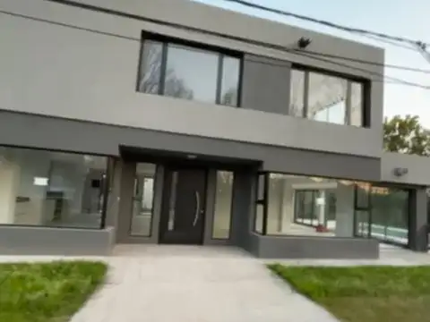 CASA 4 DORMITORIOS CON PILETA VENADO 1 CANNING