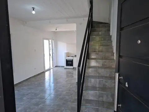 HERMOSO 3 AMB CON PATIO Y COCHERA EN EXCELENTE UBICACION 