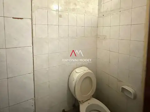 VENTA DE LOCAL COMERCIAL MAS COCHERAS EN PALERMO HOLLYWOOD