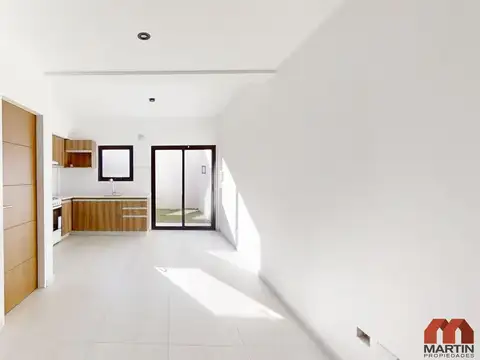 Casa en Venta de 4 Ambientes de Olivos con Balcón Terraza y Jardín