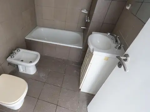 Venta departamento monoambiente dividido en Haedo.