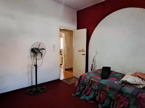 CASA DE 2 PLANTAS EN VILLA SARMIENTO. VENTA