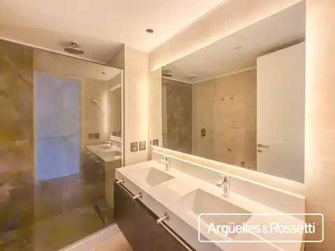 Departamento en Alquiler con 1 cocheras