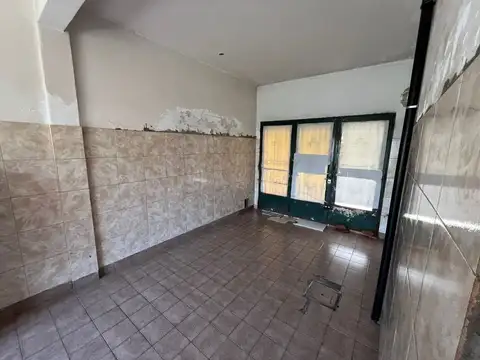 CASA 5 AMBIENTES CON JARDIN Y QUINCHO