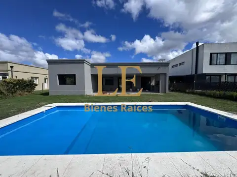 CASA EN VENTA EN CANTON