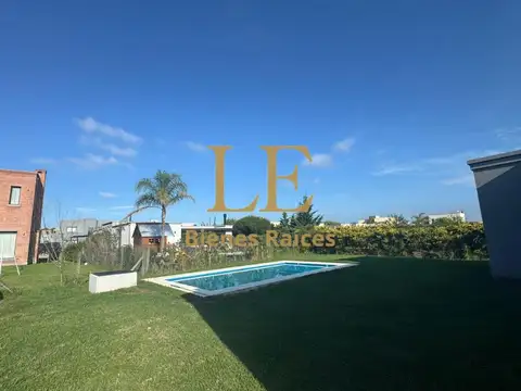 Casa 4 ambientes con 3 baños