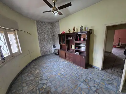 Casa 4 ambientes con 1 baño