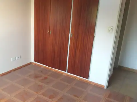 Departamento Dos Ambientes Con Cochera. Morón Sur