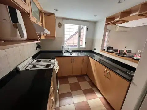 Casa 5 ambientes con 2 baños