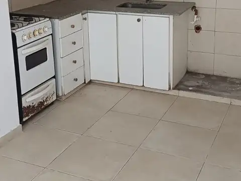 Depto Tipo Casa 2 ambientes con 1 baño