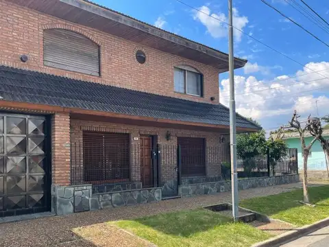 VENTA CASA VILLA TESEI 4 AMBIENTES
