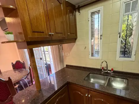 Depto Tipo Casa en Venta con 2 cocheras