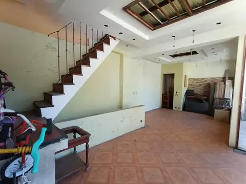 Depto Tipo Casa en Venta al Este