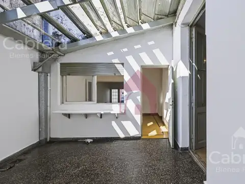 Casa en venta de 2 dormitorios con patio y cochera